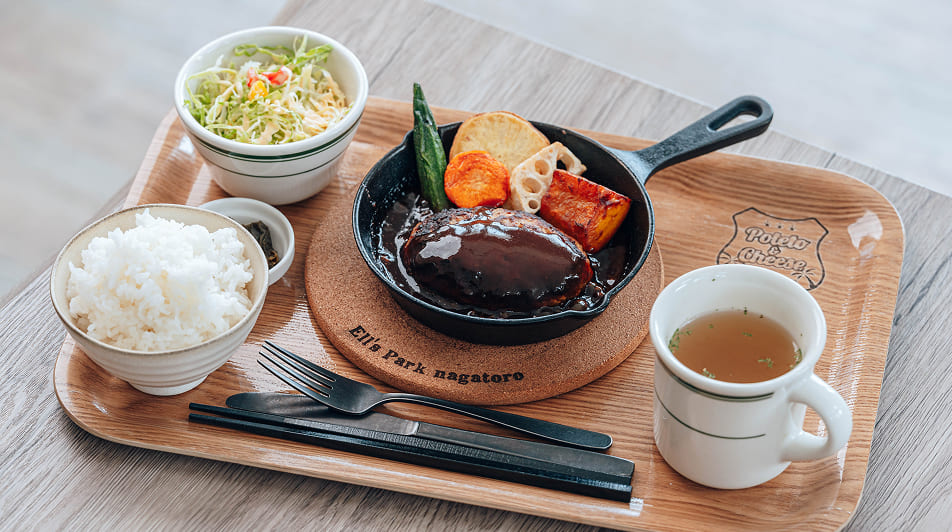 むさし麦豚のデミグラスハンバーグセット